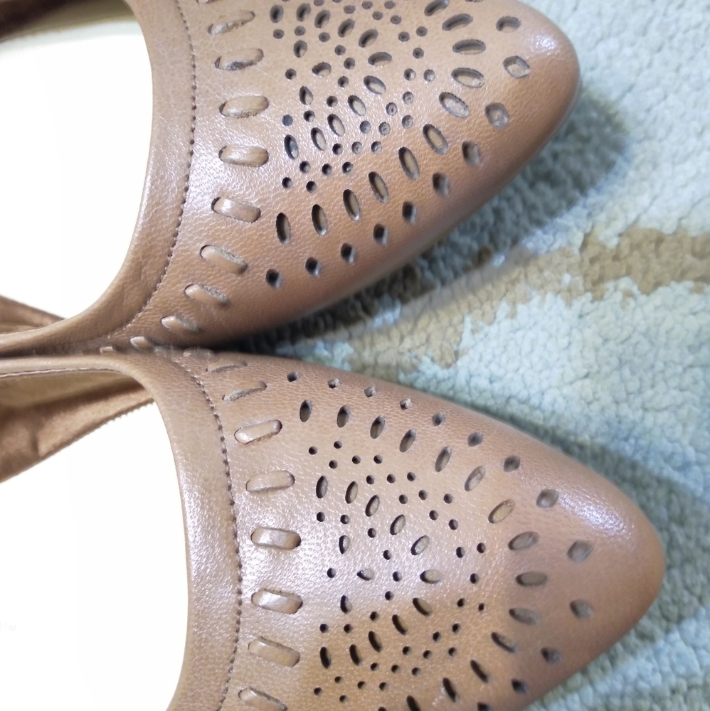 Isaac Mizrahi Live! Perforated Leather Flats - Picture 3 of 6